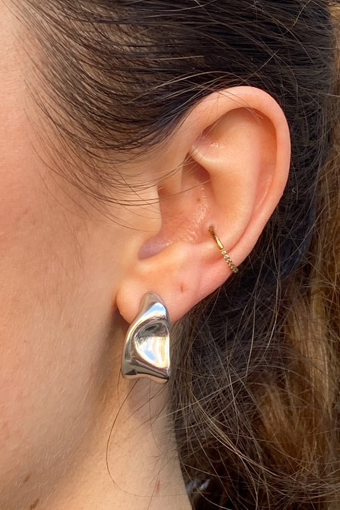 White Molten Curve Silver Earrings