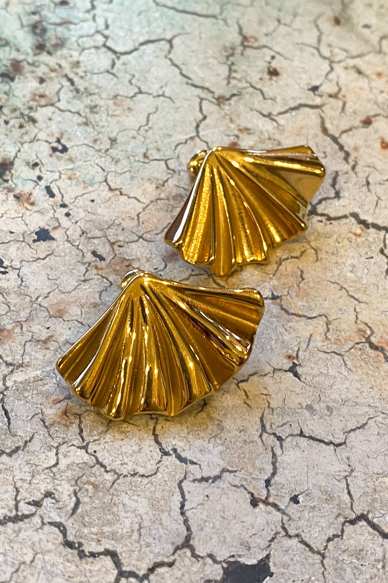 White Concertina Gold Earrings